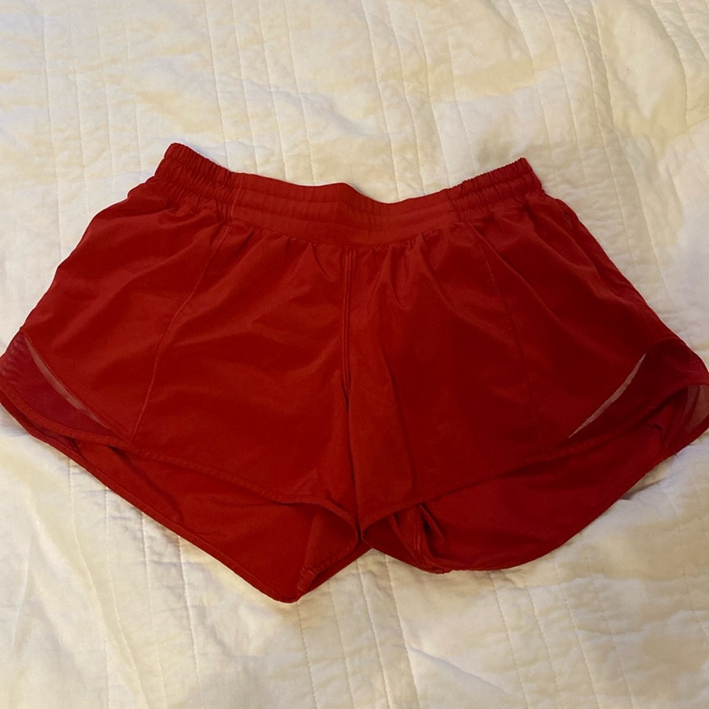 Lululemon Hotty Hot Low-Rise 2.5”